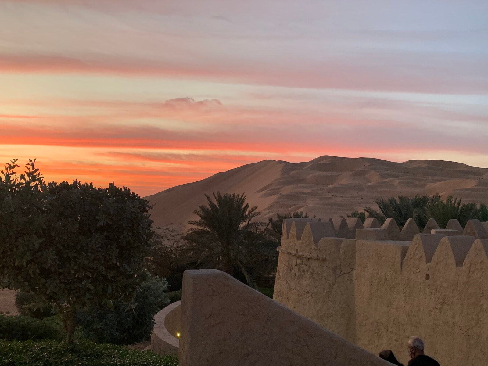Hotel de lujo en el desierto de Oriente Medio