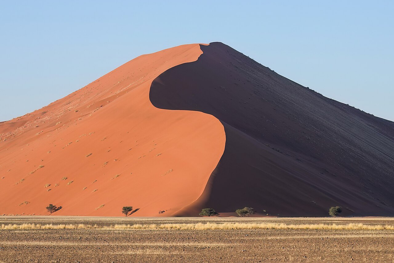 Dunas rojas de Sossusvlei en el desierto del Namib, Namibia